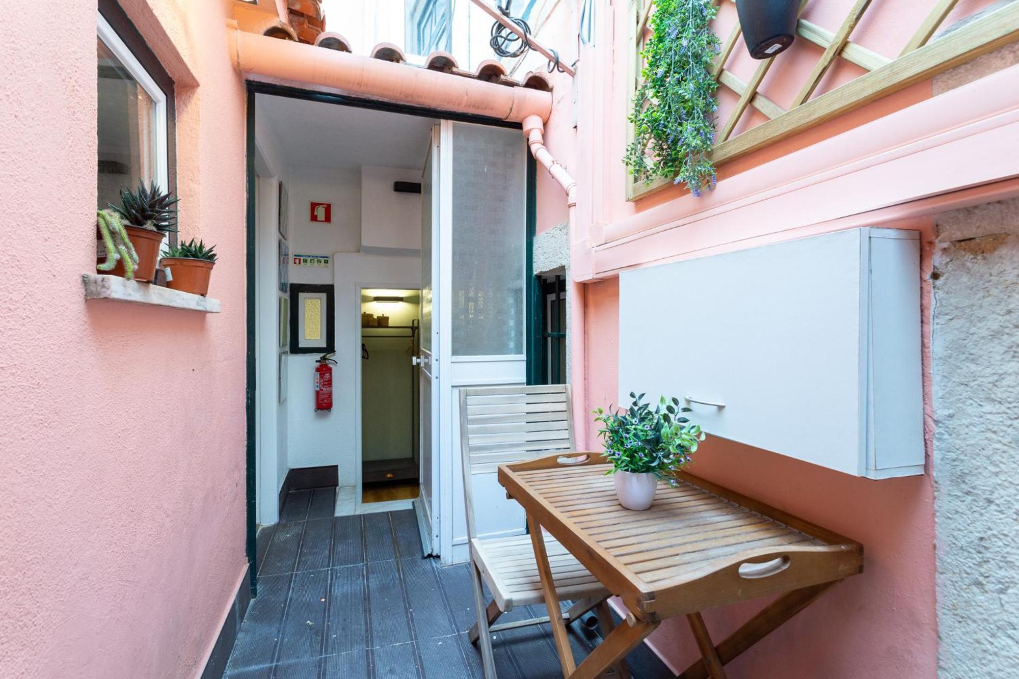 Camoes Lounge Apartment W/Courtyard Lisboa Exterior foto
